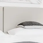 Apartment Lounge